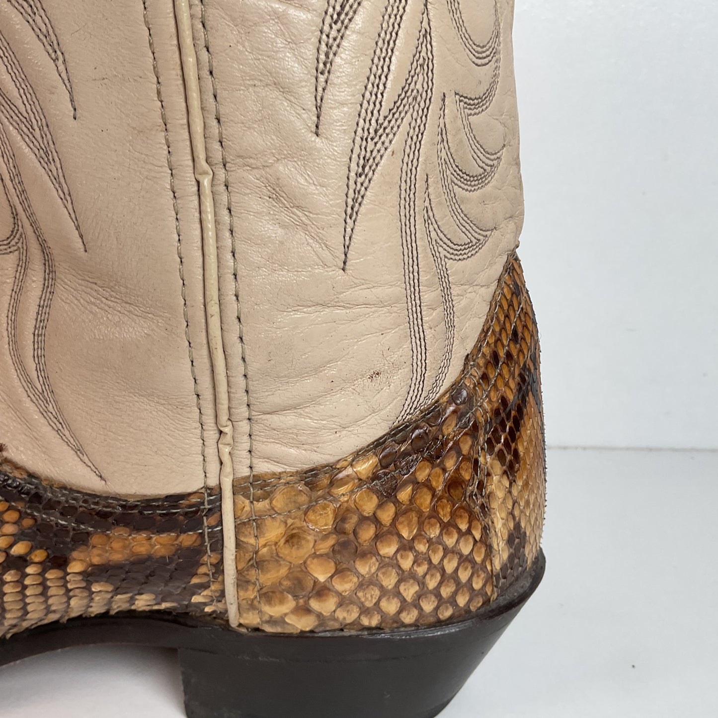 Vintage Laredo Front Cut Python Cowboy Boots 12 D USA Made Snakeskin